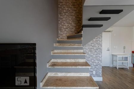 Apartamento para alugar com 63m², 1 quarto e 2 vagasEscada