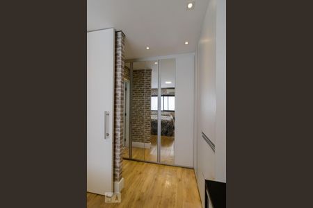 Apartamento para alugar com 63m², 1 quarto e 2 vagasCloset da Suíte