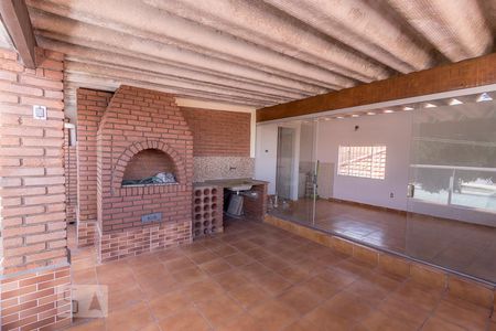 Casa à venda com 285m², 3 quartos e 2 vagas Casa à venda com 285m², 3 quartos e 2 vagasVaranda e Churrasqueira