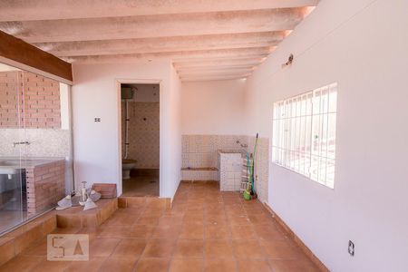 Casa à venda com 285m², 3 quartos e 2 vagas Casa à venda com 285m², 3 quartos e 2 vagasÁrea de Serviço
