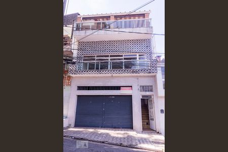 Casa à venda com 285m², 3 quartos e 2 vagas Casa à venda com 285m², 3 quartos e 2 vagasFachada