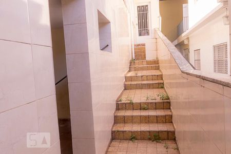 Casa à venda com 285m², 3 quartos e 2 vagas Casa à venda com 285m², 3 quartos e 2 vagasÁrea de Acesso e Quarto da Empregada