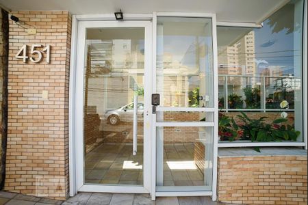 Apartamento à venda com 106m², 3 quartos e 2 vagasFachada e portaria