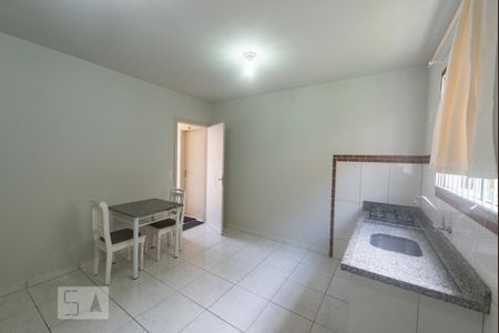 Sala e Cozinha e Área de Serviço de apartamento para alugar com 1 quarto, 35m² em Capoeiras, Florianópolis