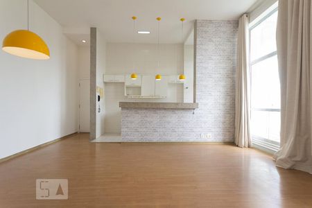 Sala de apartamento para alugar com 1 quarto, 73m² em Barra da Tijuca, Rio de Janeiro