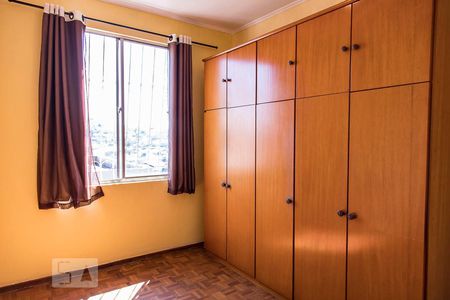 Quarto 1 de apartamento para alugar com 2 quartos, 57m² em Carlos Prates, Belo Horizonte