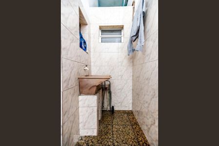 Casa à venda com 188m², 7 quartos e 2 vagas Casa à venda com 188m², 7 quartos e 2 vagasÁrea de Serviço Casa 2