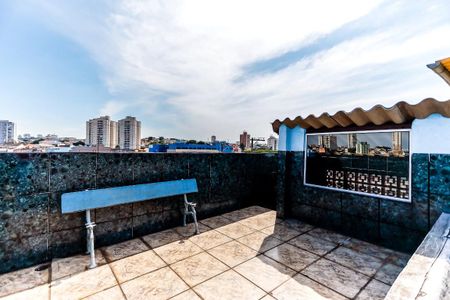 Casa à venda com 188m², 7 quartos e 2 vagas Casa à venda com 188m², 7 quartos e 2 vagasTerraço