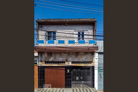 Casa à venda com 188m², 7 quartos e 2 vagas Casa à venda com 188m², 7 quartos e 2 vagasFachada