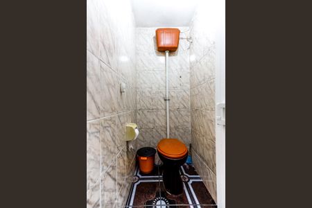 Casa à venda com 188m², 7 quartos e 2 vagas Casa à venda com 188m², 7 quartos e 2 vagasBanheiro da Garagem