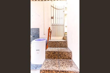 Casa à venda com 188m², 7 quartos e 2 vagas Casa à venda com 188m², 7 quartos e 2 vagasEscadas Casa 5