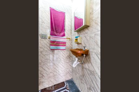 Casa à venda com 188m², 7 quartos e 2 vagas Casa à venda com 188m², 7 quartos e 2 vagasBanheiro da Garagem