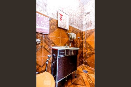 Casa à venda com 188m², 7 quartos e 2 vagas Casa à venda com 188m², 7 quartos e 2 vagasBanheiro