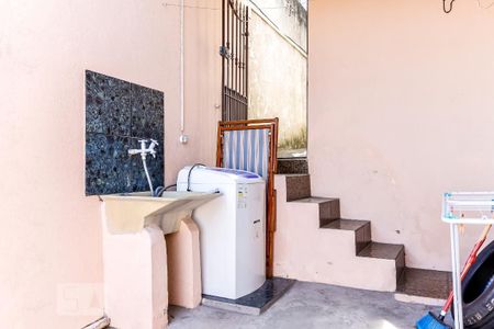 Casa à venda com 188m², 7 quartos e 2 vagas Casa à venda com 188m², 7 quartos e 2 vagasEscadas Casa 5