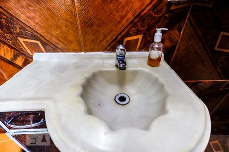 Casa à venda com 188m², 7 quartos e 2 vagas Casa à venda com 188m², 7 quartos e 2 vagasBanheiro