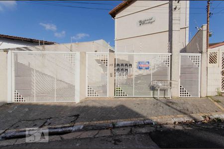 Casa de condomínio à venda com 79m², 2 quartos e 2 vagasFachada