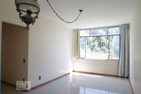 Sala de Apartamento com 3 quartos, 110m² Icaraí