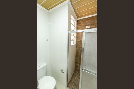 Banheiro de apartamento para alugar com 1 quarto, 25m² em Menino Deus, Porto Alegre