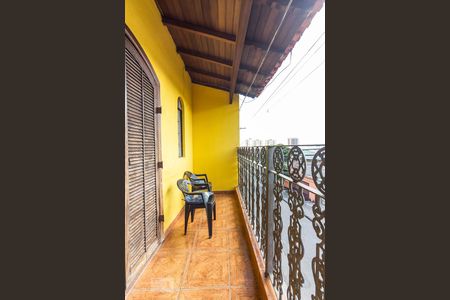 Varanda de casa para alugar com 3 quartos, 136m² em Santo Antônio, Osasco