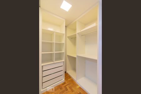 Apartamento à venda com 59m², 1 quarto e sem vaga Apartamento à venda com 59m², 1 quarto e sem vagaCloset