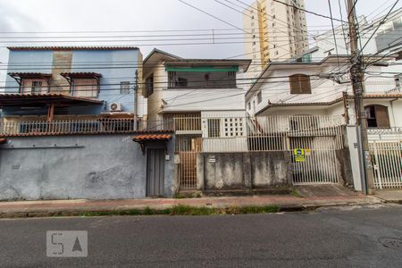 Casa para alugar com 26m², 1 quarto e sem vaga Casa para alugar com 26m², 1 quarto e sem vagaFachada