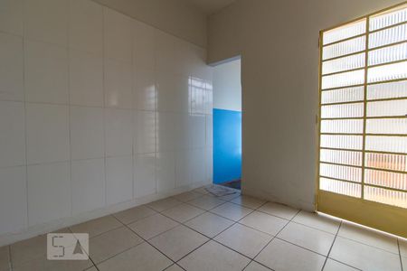 Sala de casa para alugar com 1 quarto, 26m² em Floresta, Belo Horizonte