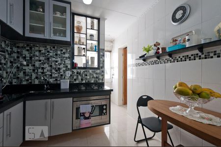 Apartamento à venda com 76m², 2 quartos e 1 vagaCozinha