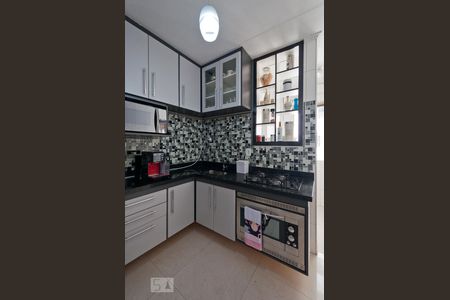 Apartamento à venda com 76m², 2 quartos e 1 vagaCozinha - Armários