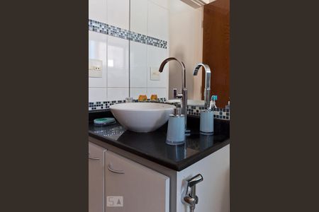 Apartamento à venda com 76m², 2 quartos e 1 vagaBanheiro - Torneira