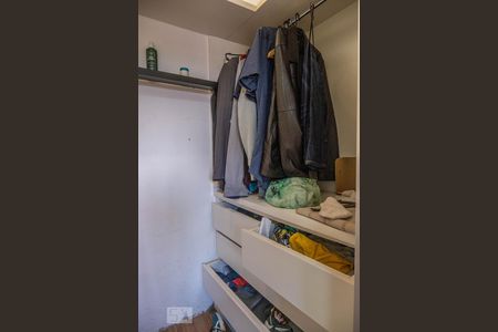 Closet do quarto 2 de casa para alugar com 2 quartos, 200m² em Parque São Luís, São Paulo