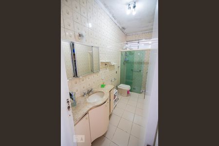 Casa à venda com 168m², 4 quartos e 2 vagas Casa à venda com 168m², 4 quartos e 2 vagasBanheiro