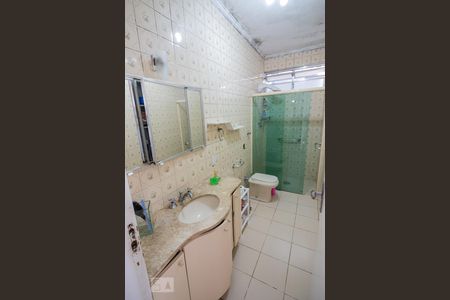 Casa à venda com 168m², 4 quartos e 2 vagas Casa à venda com 168m², 4 quartos e 2 vagasBanheiro