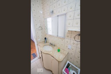 Casa à venda com 168m², 4 quartos e 2 vagas Casa à venda com 168m², 4 quartos e 2 vagasBanheiro