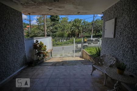 Casa à venda com 168m², 4 quartos e 2 vagas Casa à venda com 168m², 4 quartos e 2 vagasGaragem
