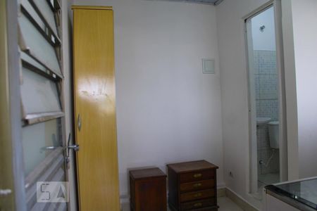 Sala de kitnet/studio para alugar com 1 quarto, 17m² em Jardim Maria Rosa, Taboão da Serra