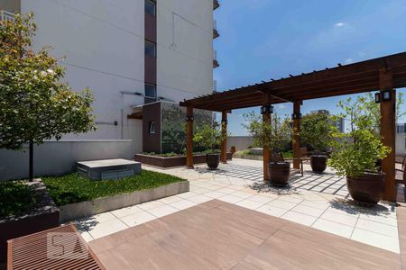 Studio para alugar com 32m², 1 quarto e sem vaga Studio para alugar com 32m², 1 quarto e sem vagaTerraço