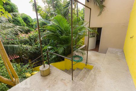 Casa à venda com 550m², 4 quartos e 9 vagasÁrea Externa - Fundos