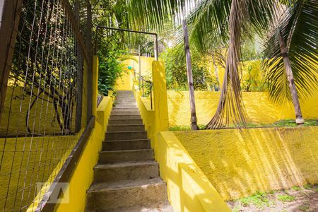 Casa à venda com 550m², 4 quartos e 9 vagasÁrea Externa - Fundos