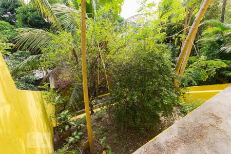 Casa à venda com 550m², 4 quartos e 9 vagasÁrea Externa - Fundos