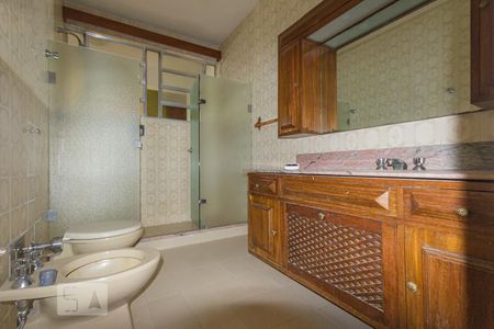 Casa à venda com 550m², 4 quartos e 9 vagasBanheiro da Suíte 1