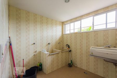 Casa à venda com 550m², 4 quartos e 9 vagasLavanderia 2 - Garagem