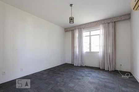 Casa à venda com 550m², 4 quartos e 9 vagasSuíte 2