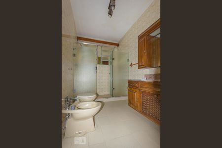 Casa à venda com 550m², 4 quartos e 9 vagasBanheiro da Suíte 1