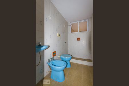 Casa à venda com 550m², 4 quartos e 9 vagasBanheiro - Escritório fundos