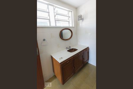 Casa à venda com 550m², 4 quartos e 9 vagasBanheiro da Suíte 2