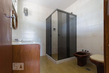 Casa à venda com 550m², 4 quartos e 9 vagasBanheiro da Suíte 2