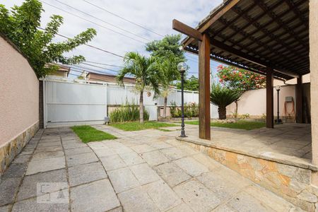 Varanda/Garagem de casa à venda com 4 quartos, 550m² em Pechincha, Rio de Janeiro
