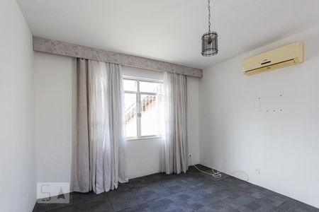 Casa à venda com 550m², 4 quartos e 9 vagasSuíte 2