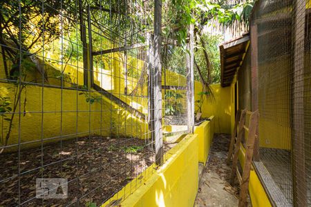 Casa à venda com 550m², 4 quartos e 9 vagasÁrea Externa - Fundos