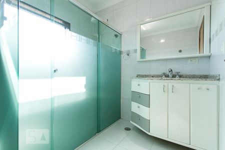 Casa para alugar com 280m², 4 quartos e 2 vagasBanheiro Social